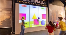 Interactieve spelmuur in Center Parcs Het Heijderbos