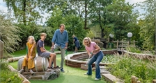 Adventure golf in Center Parcs De Huttenheugte