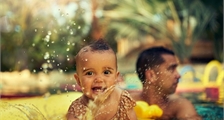Babyzwemmen in Center Parcs Les Trois Forêts