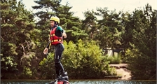 Flyboarden in Center Parcs De Vossemeren