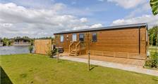 Chalet - Alder Executive Waterside 4C4 in Landal Woodland Lakes
